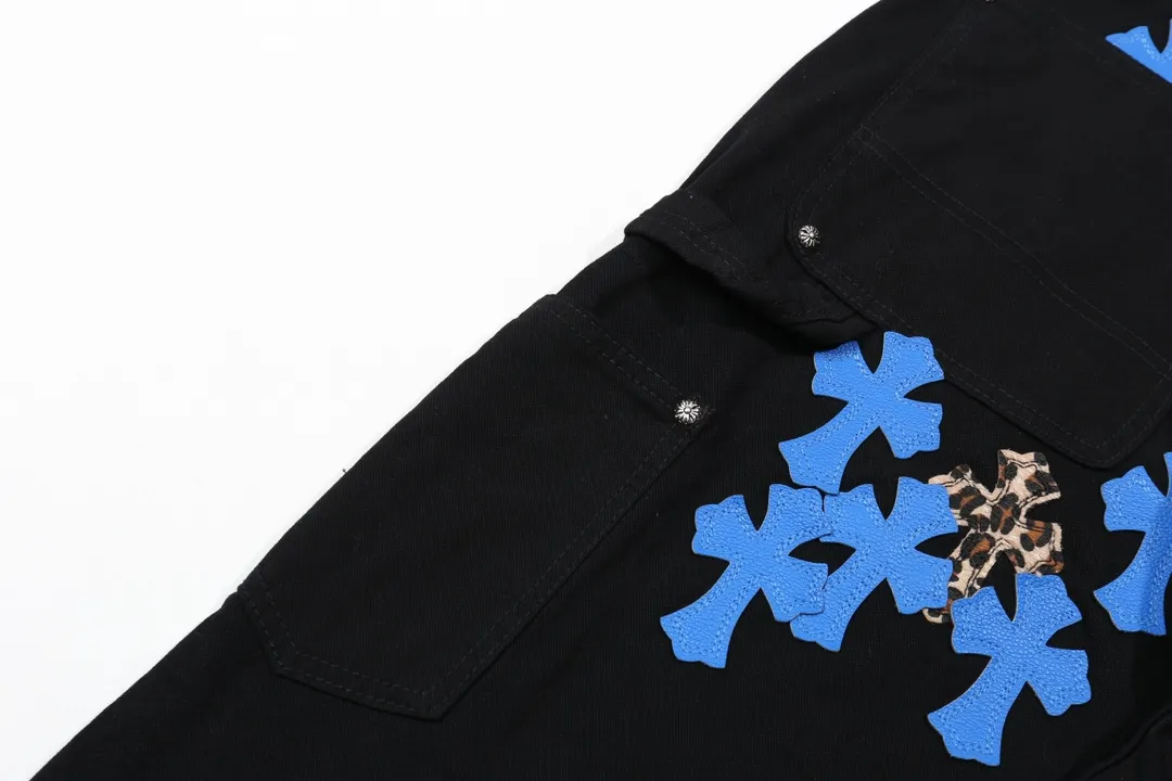 P290 model number: H653 chrome hearts Top Cow King F&F Limited to friends and family 1of1 Carhartt base version Jeans Three-dimensional version Loose and comfortable, not picky about body shape Look taller and slimmer Factory Seiko Original quality control Same style for men and women Can be matched with couples Versatile recommendation Must-have jeans for all seasons Hipsters have been disappointed From the quality selection of fabrics, the tailoring of details, and the matching of patterns are impeccable! The upper body is so handsome when worn...it can be easily worn by men, women and children! The craftsmanship is made of heavy-duty washed pure cotton denim fabric. After washing, it is soft and thick and looks very stylish when worn. Size: 28, 30, 32, 34, 36 (S-XXL) Color: black